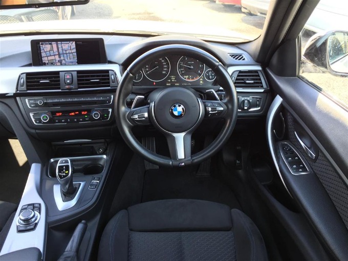 '13 BMW 320d Mスポーツ（ディーラー車）67千キロ 179.9万円 11/18現在の価格です02