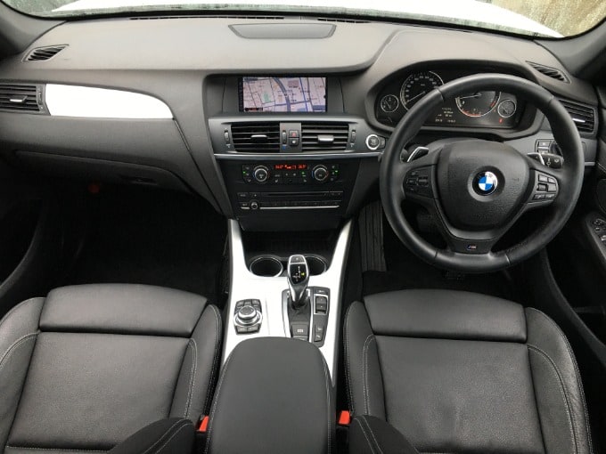 入荷情報♬BMW X303