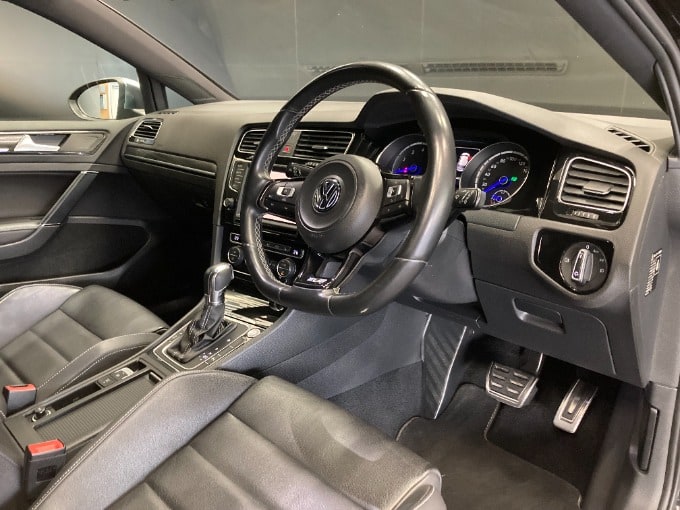 ☆☆車両入荷情報☆☆　VW　ゴルフRが入荷いたしました！！02
