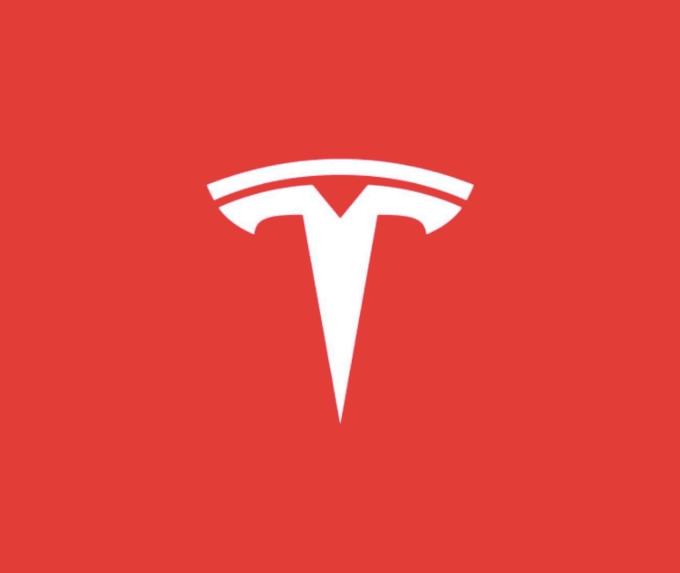 ＴＥＳＬＡ　モデル３　入荷致しました。01