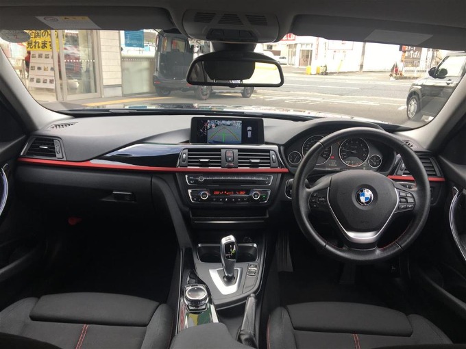 ☆★最新入荷車両☆★【BMW 320i ツーリングスポーツ】02