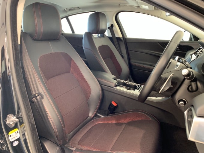 2016年式 Jaguar XE R-SPORT が入荷いたしました！！02