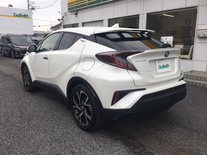 H30年式　トヨタ C-HR　11千km　入荷しました！！02