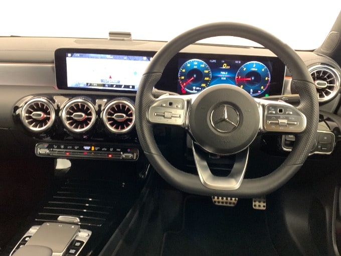 【新着在庫】M・ベンツ CLA200d が入荷いたしました。02