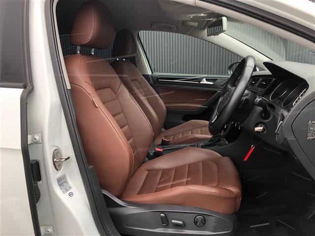 オススメ車両のご案内♪　VWゴルフ入庫しました。04