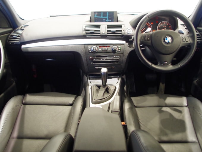 BMW 130iが入庫しています02