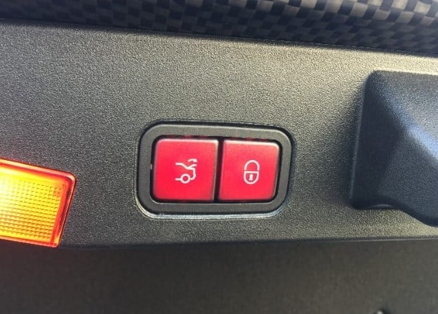 車につているこのボタンなにかわかりますか？？？？01