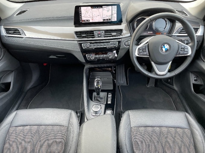 輸入車コンパクトSUV BMW X1のご紹介！！02