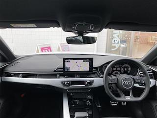 アウディ Ａ４ ３５ＴＦＳＩ Ｓライン R2年式の中古車が入荷しました！02