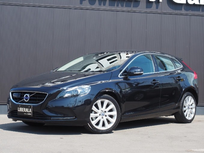 VOLVO V40 新着情報！01