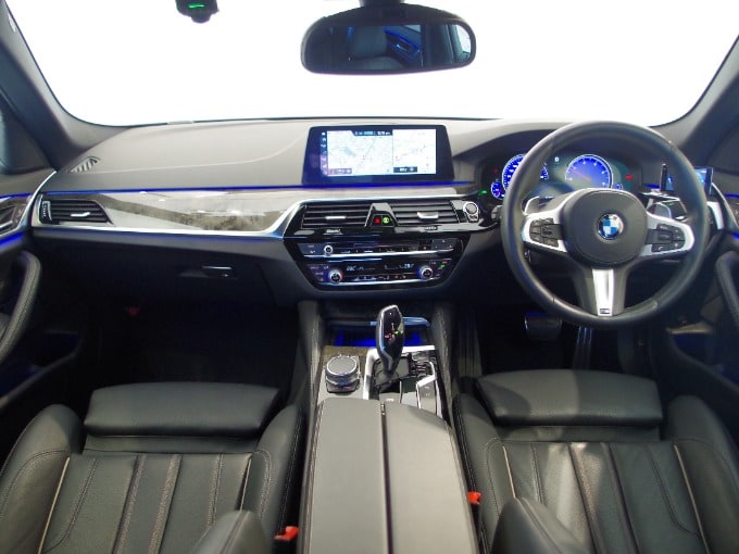2018年式 BMW 523d Mスポーツ ハイラインPKG イノベーションPKG 入荷致しました。02
