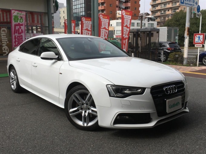 ☆中古車入庫情報☆　アウディ　A501