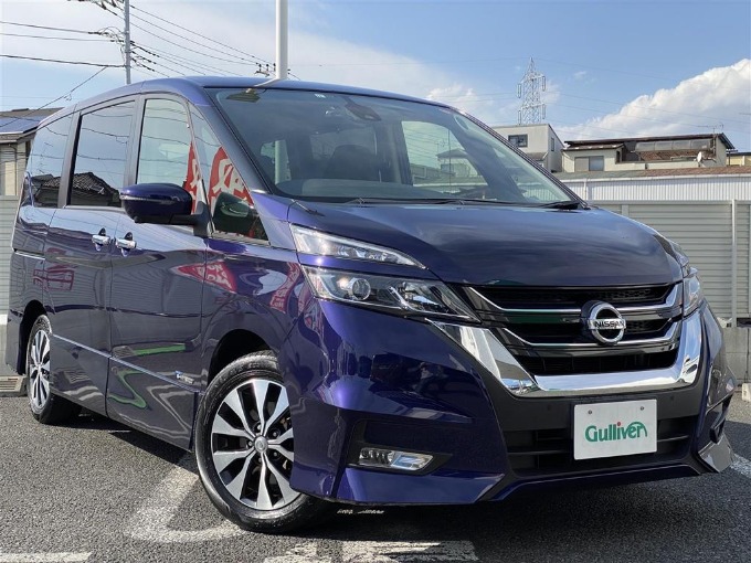 日産セレナ ハイウェイスターVセレクション入荷しました！01