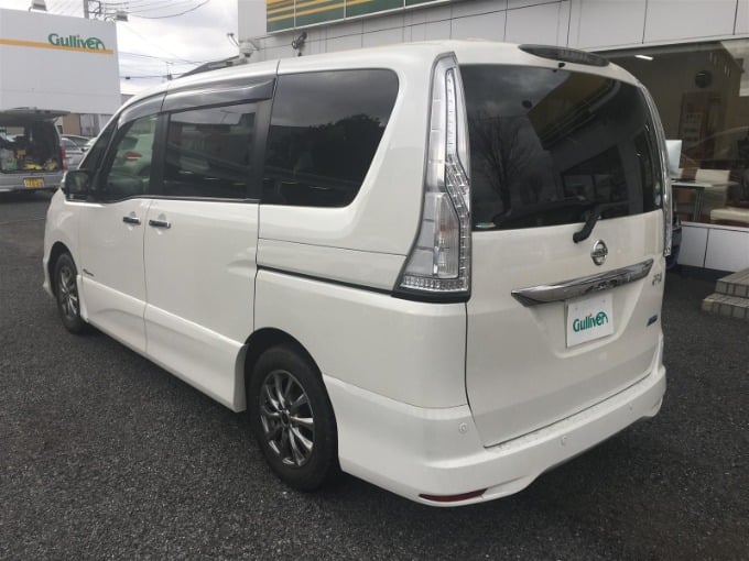 H27　日産　セレナ入荷いたしました！02