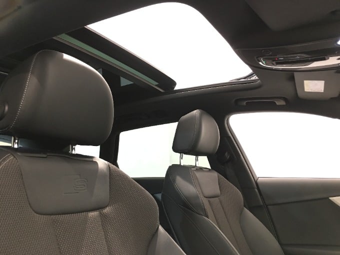 2018年 Audi A4アバント 2.0TFSIスポーツ Sライン入荷致しました。03
