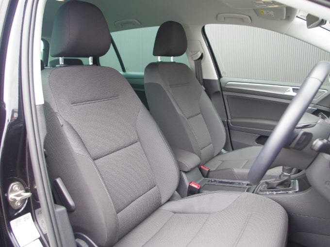 2019年式 VW ゴルフ TSIコンフォートライン マイスター 入荷致しました。03