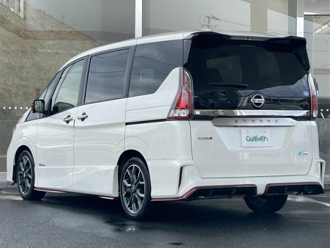 4月22日【展示車紹介！！】「日産　セレナ　ニスモ」03