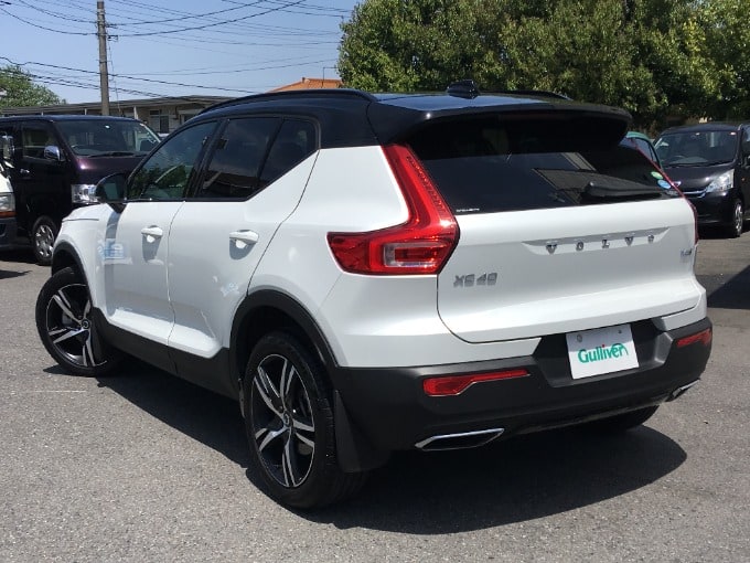 ◇新着入荷！　 '20 ボルボ ＸＣ４０ Ｔ４ ＡＷＤ Ｒデザイン（ディーラー車）！！　入荷しました！！◇02