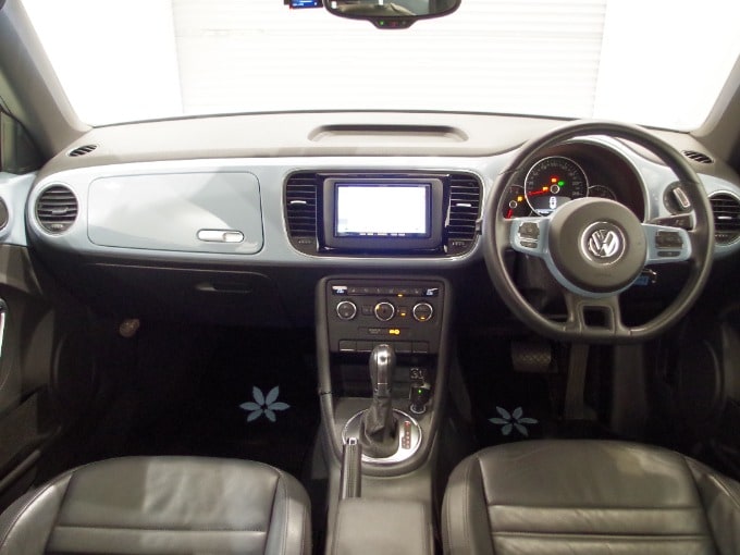 2012年式 VW ザ・ビートル デザインレザーPKG 入荷致しました。02