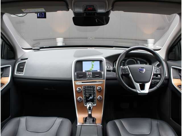 ボルボ　XC60入荷しました！03