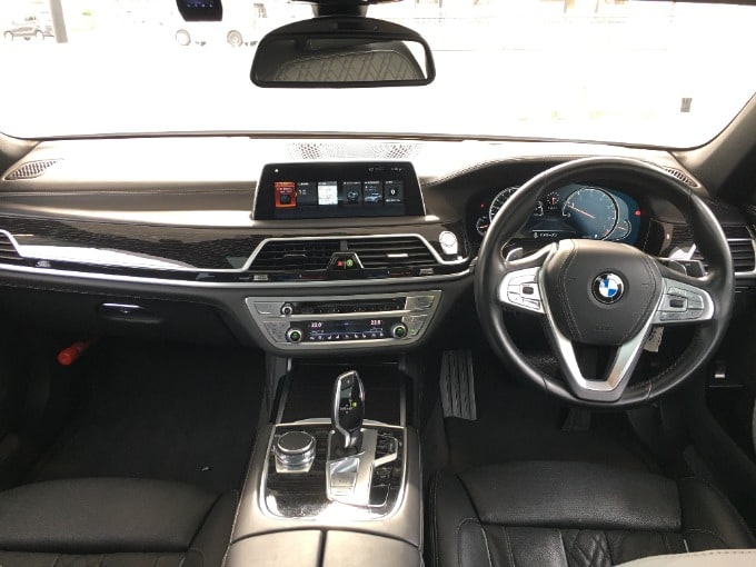 新着車両入庫しました！「H29　BMW７４０i　Mスポーツ」03