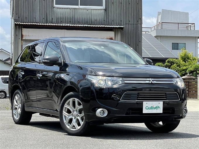 ✰入荷情報！H25 三菱 アウトランダー ＰＨＥＶ Ｇ ナビパッケージ✰★お問い合わせはこちらまで 03-5837-0071☆★01