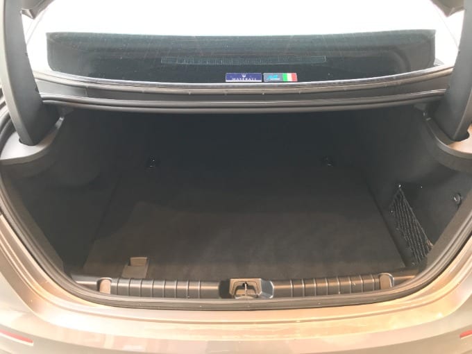 マセラティ・ギブリ　ベースグレードのご紹介♪10