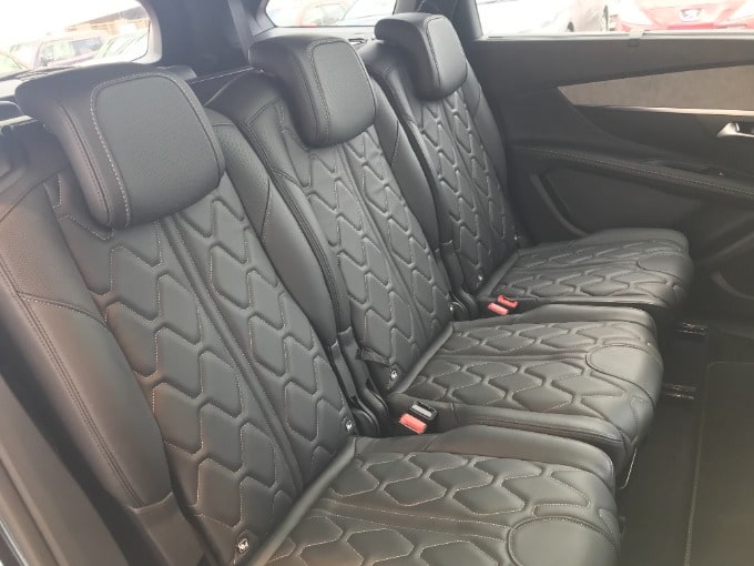 プジョー5008　GTブルーHDIのご紹介です♪04