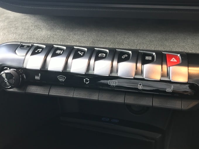 プジョー5008　GTブルーHDIのご紹介です♪09