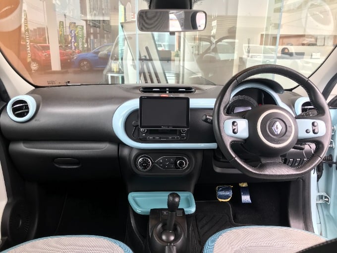 ルノー・トゥインゴ　インテンス入庫しました♪03