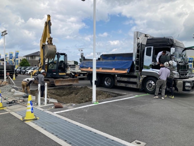 看板のリニューアル工事のお知らせ♪ 奈良・中古車02