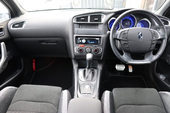 2018年式 DS4 クロスバック ブルーHDi 入荷致しました。02