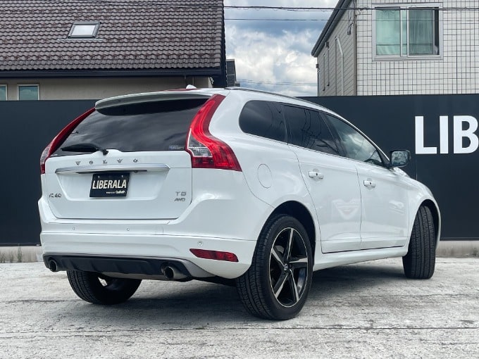 ☆'15 ボルボ ＸＣ６０ Ｔ５ ＡＷＤ Ｒデザイン☆02