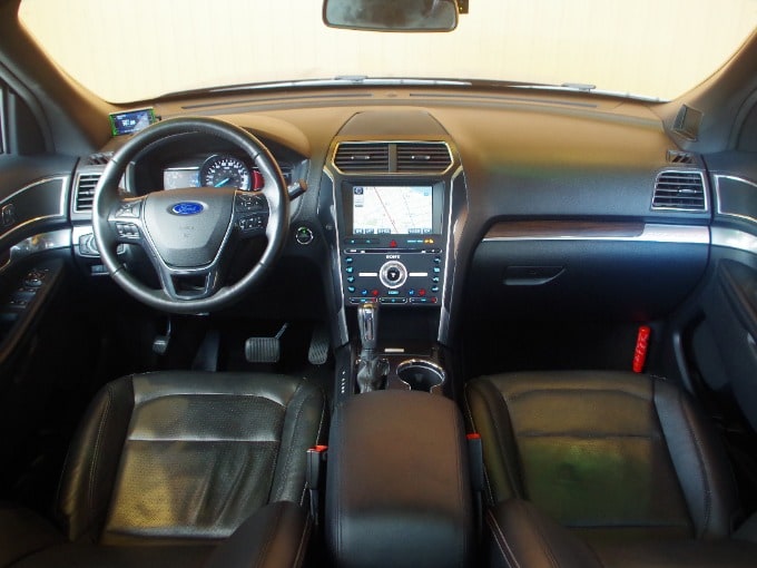 お車のご紹介!!フォード　エクスプローラー02