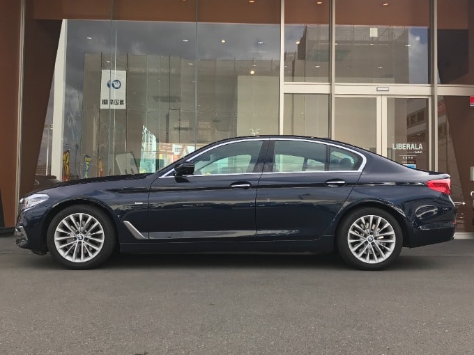 BMW 523i ラグジュアリーのご紹介です♪03