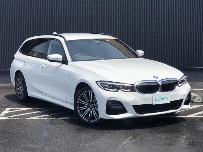 ☆新鮮入荷情報☆R3年式　BMW320i ツーリング　入荷しました！ 01