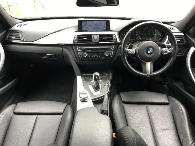 ☆☆☆入庫情報・BMW320i ツーリング　Mスポーツ☆☆☆02