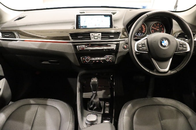 2018年式 BMW X1 入荷いたしました。02
