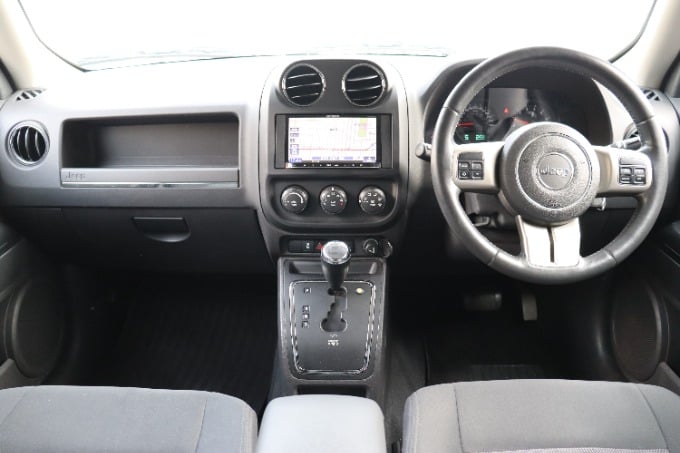 2011年式 ジープ パトリオット 入荷いたしました！02