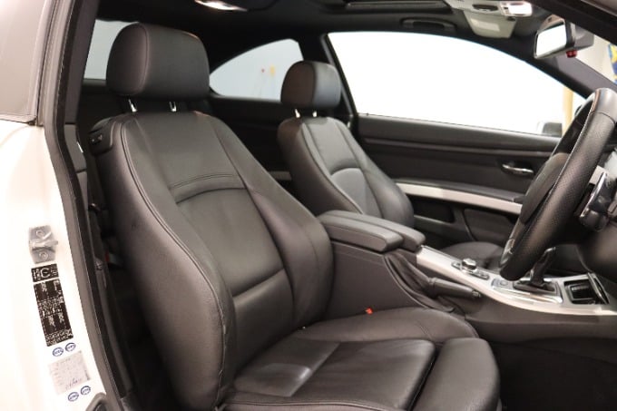2010年式 BMW 3シリーズクーペ 入荷いたしました！！！03