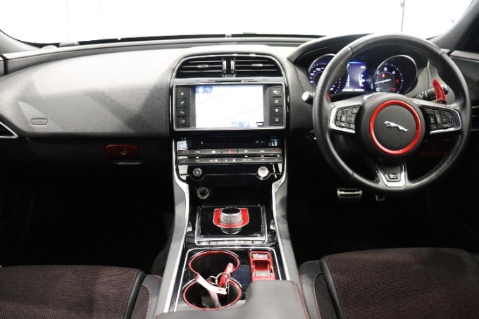 2016年式 ジャガーXE 入荷致しました!!!02