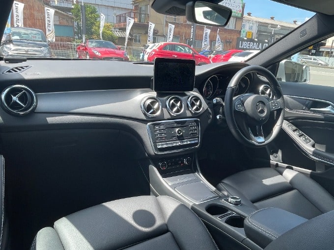☆ベンツ GLA220 入荷情報☆02