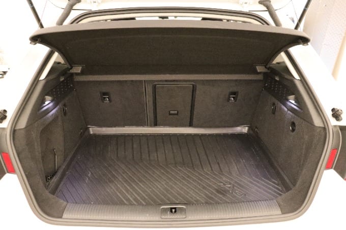 2015年式 アウディ A3 入荷致しました!!!04