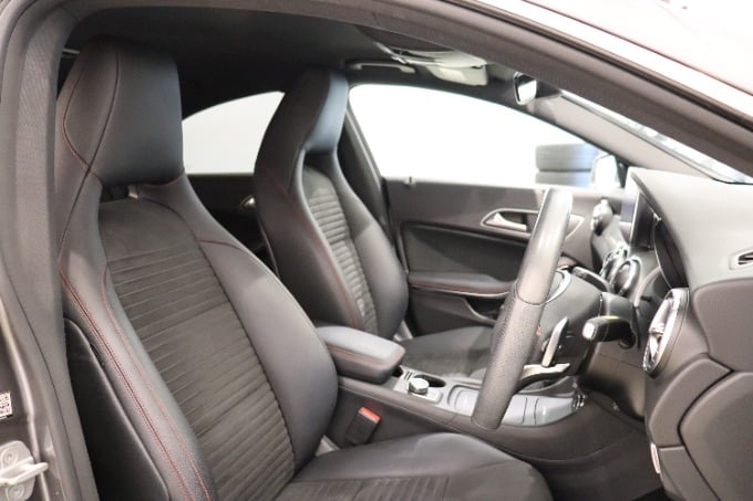 2015年式 M・ベンツ CLA 入荷致しました!!!03