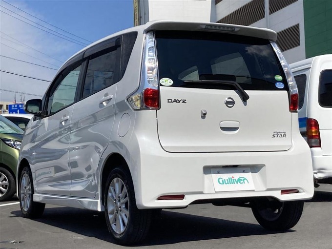 【車 買取 販売 ならガリバー浜松宮竹】新着車両のご紹介です♪  H25 日産 デイズ ハイウェイスターＪ02