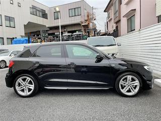 ☆最新入庫情報☆  '19 アウディ Ａ１ ＳＢ ３５ＴＦＳＩ Ｓライン（ディーラー車）08