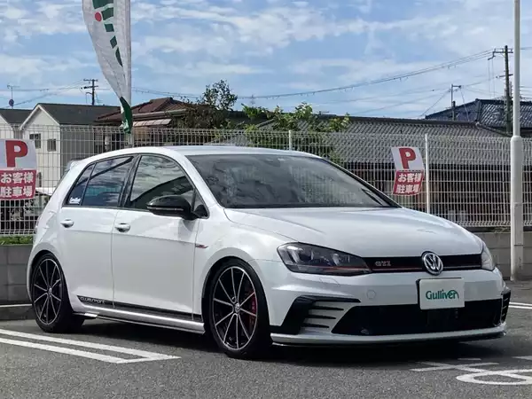 フォルクスワーゲン ゴルフ ＧＴＩ クラブスポーツ ストリート E　平成28年式　が入庫しました。01