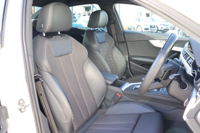 【2017年　Audi A4 2.0TFSIクワトロSラインpkg】入荷いたしました！！04