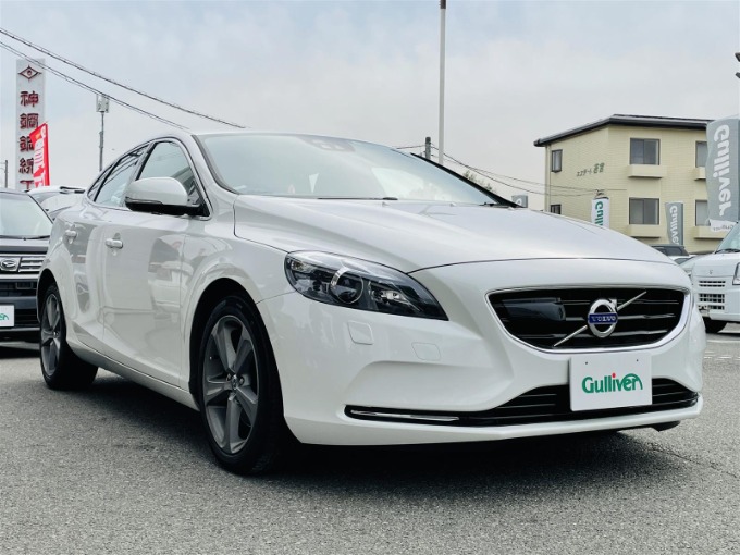 ボルボ Ｖ４０ T－4 SE H27年式の中古車が入荷しました！01