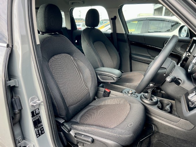 【2021年　MINIクロスオーバー　クーパーDオール4】入荷いたしました！！03